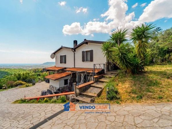 casa indipendente in vendita a Fosdinovo