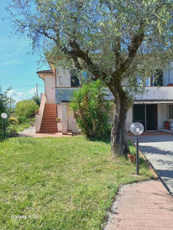casa indipendente in vendita a Fosdinovo in zona Caniparola