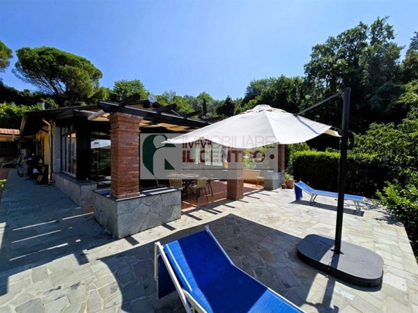 casa indipendente in vendita a Fosdinovo in zona Giucano