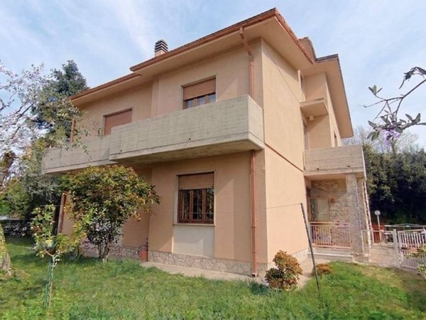appartamento in vendita a Fosdinovo in zona Caniparola