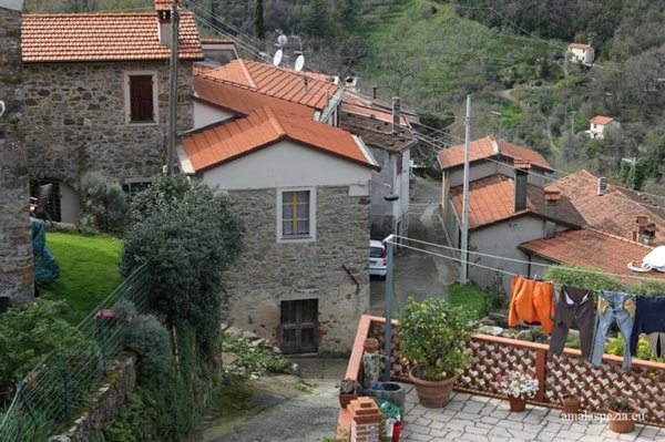 casa indipendente in vendita a Fosdinovo