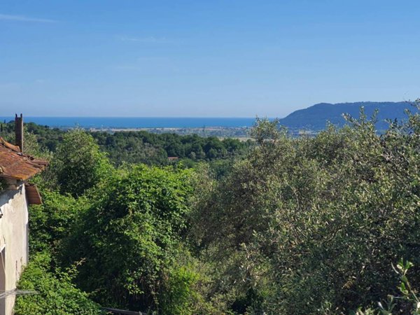 casa indipendente in vendita a Fosdinovo