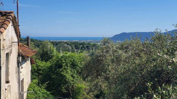 casa indipendente in vendita a Fosdinovo