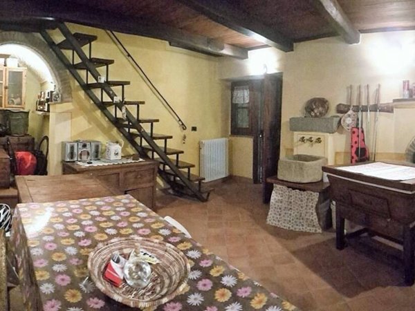 casa indipendente in vendita a Fosdinovo in zona Tendola