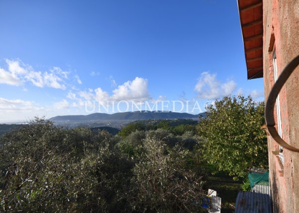 casa indipendente in vendita a Fosdinovo in zona Caprognano