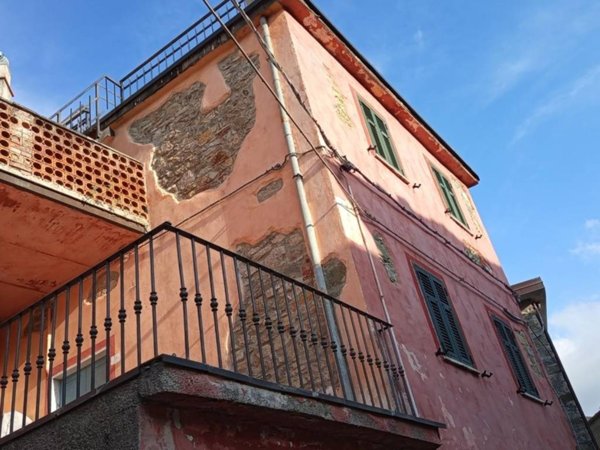 casa indipendente in vendita a Fosdinovo in zona Marciaso