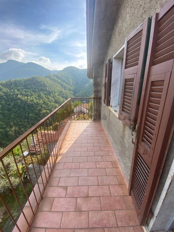 casa indipendente in vendita a Fosdinovo in zona Marciaso