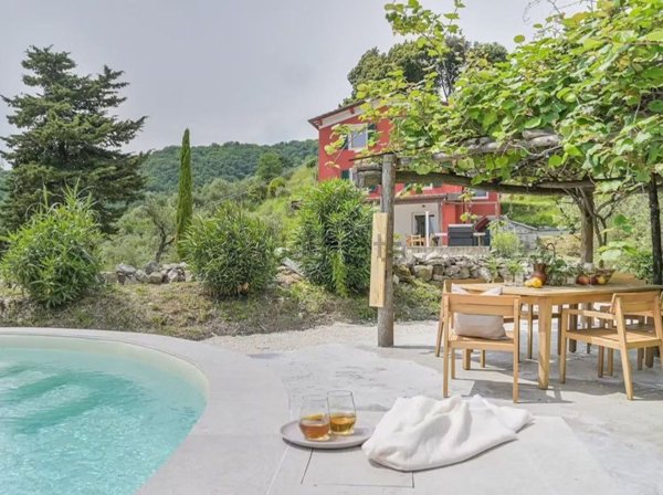 casa indipendente in vendita a Fosdinovo in zona Caprognano