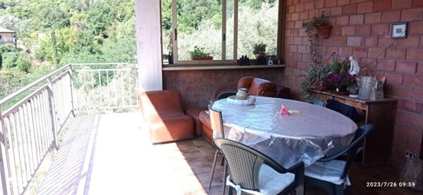 appartamento in vendita a Fosdinovo in zona Caprognano