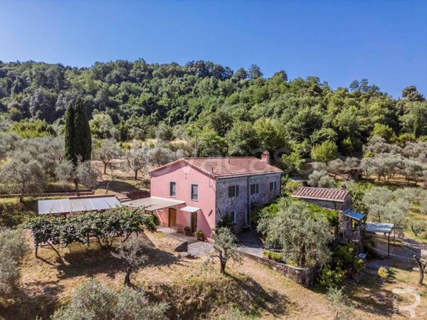 casa indipendente in vendita a Fosdinovo