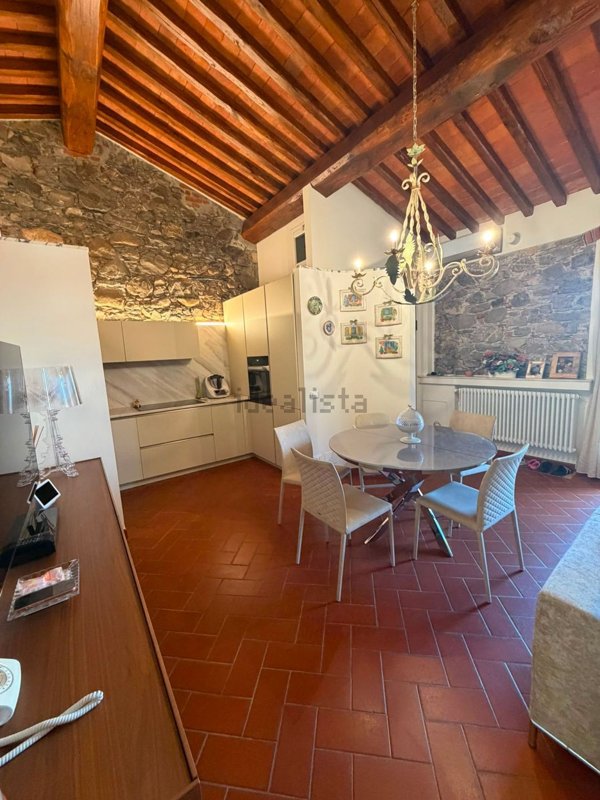 appartamento in vendita a Fosdinovo in zona Caniparola