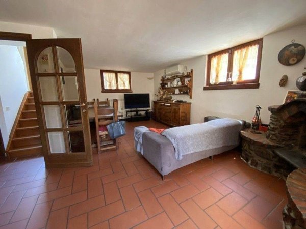 appartamento in vendita a Fosdinovo in zona Caniparola
