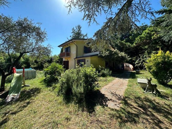 casa indipendente in vendita a Fosdinovo in zona Canepari