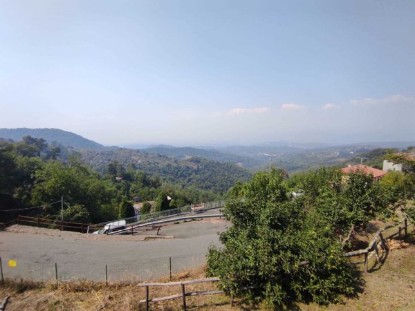 casa semindipendente in vendita a Fosdinovo in zona Tendola