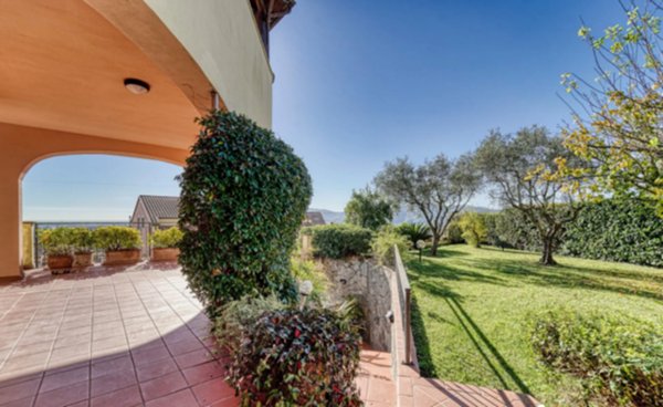 casa indipendente in vendita a Fosdinovo in zona Caniparola