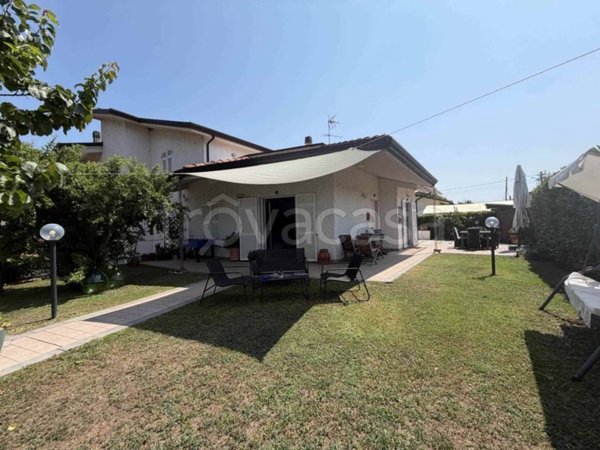 casa indipendente in vendita a Fosdinovo in zona Caniparola