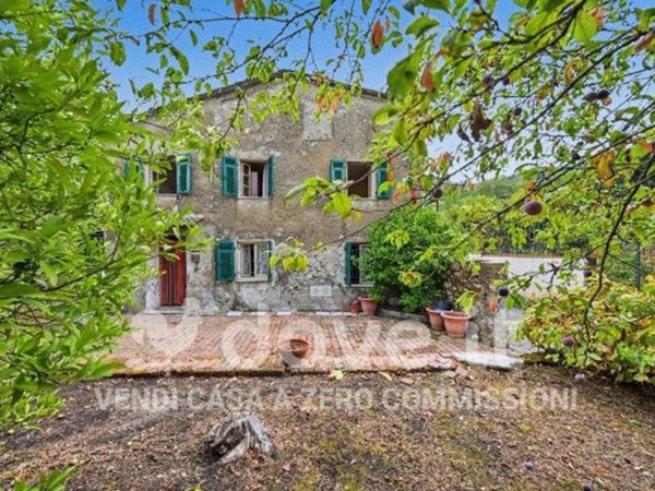 casale in vendita a Fosdinovo in zona Giucano