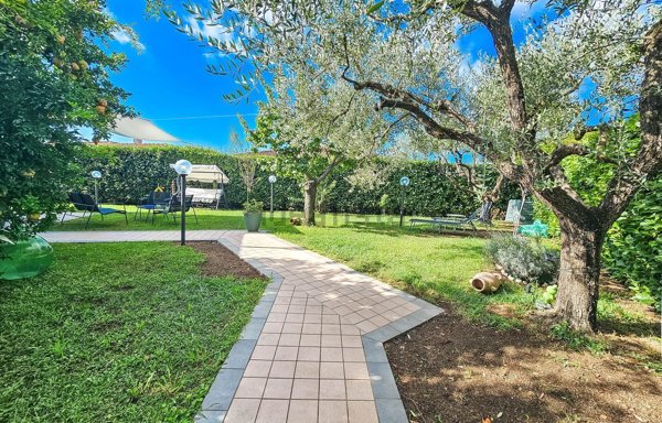 casa indipendente in vendita a Fosdinovo in zona Caniparola