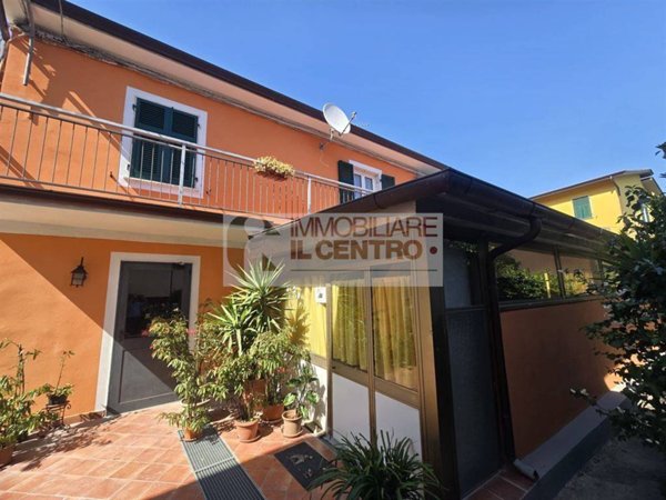 casa indipendente in vendita a Fosdinovo in zona Carignano