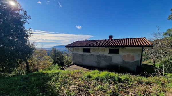 casale in vendita a Fosdinovo in zona Carignano