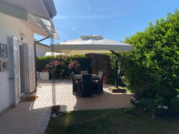 casa indipendente in vendita a Fosdinovo in zona Caniparola