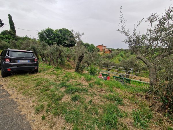 terreno in vendita a Fosdinovo in zona Giucano