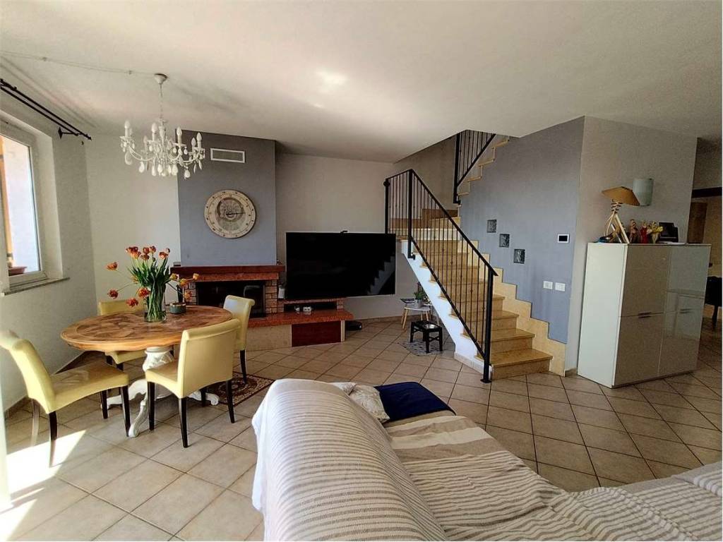 casa indipendente in vendita a Fosdinovo in zona Caniparola