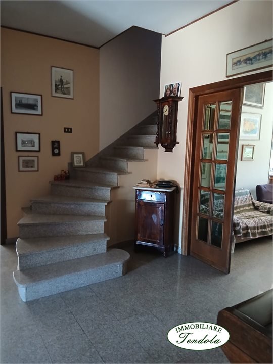 appartamento in vendita a Fosdinovo in zona Caniparola