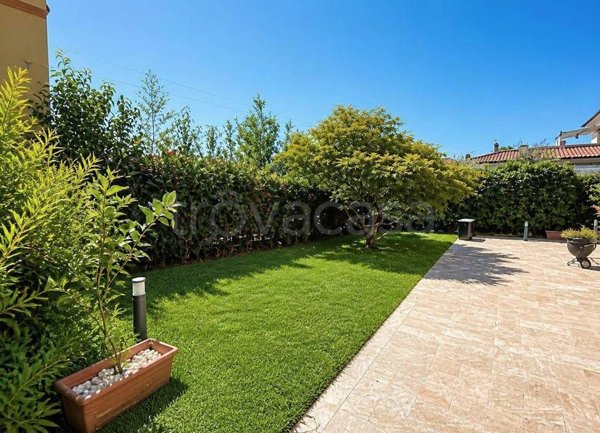 appartamento in vendita a Fosdinovo in zona Caniparola