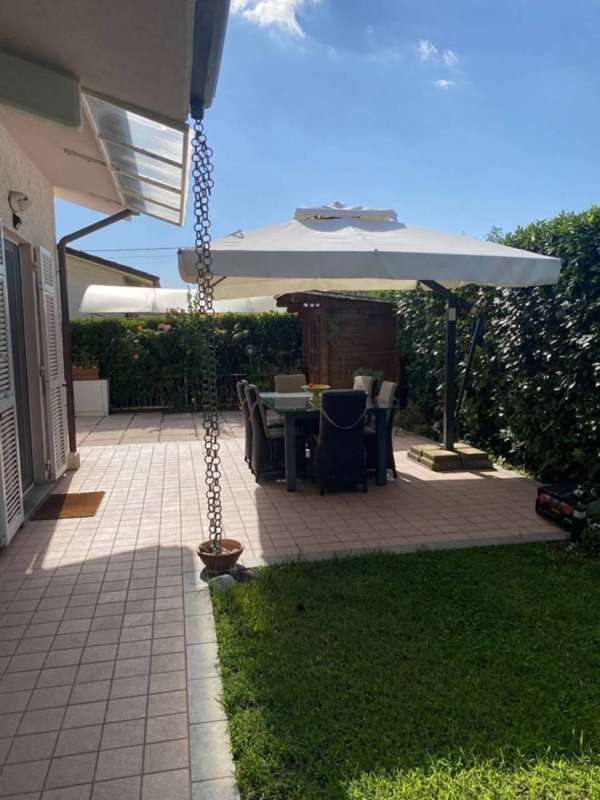 casa indipendente in vendita a Fosdinovo in zona Caniparola