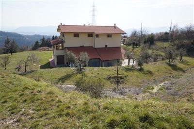 casa indipendente in vendita a Fosdinovo