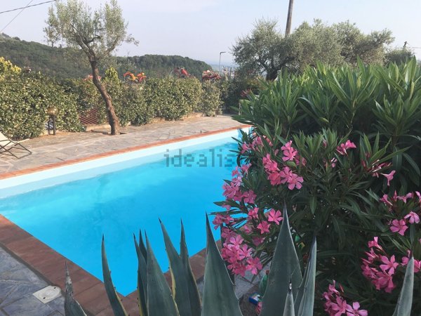 casa indipendente in vendita a Fosdinovo in zona Caprognano