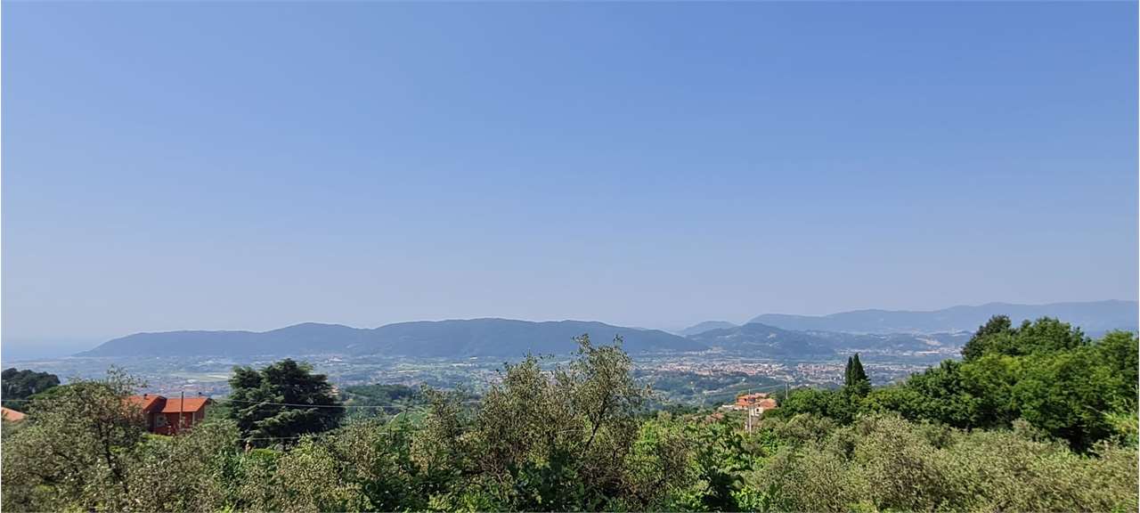 casa indipendente in vendita a Fosdinovo in zona Caprognano