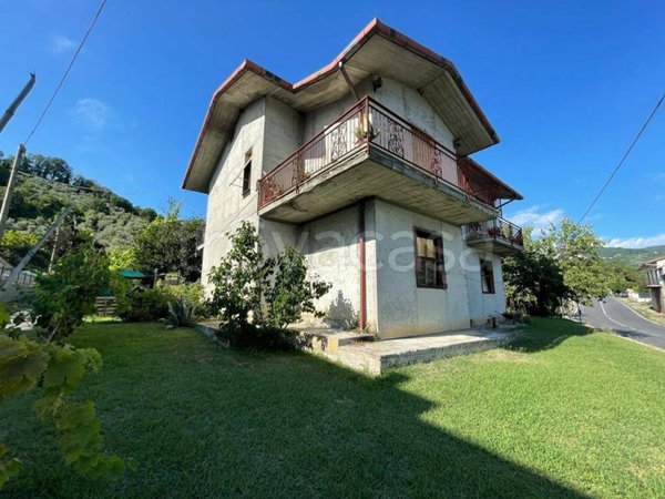 casa indipendente in vendita a Licciana Nardi in zona Monti