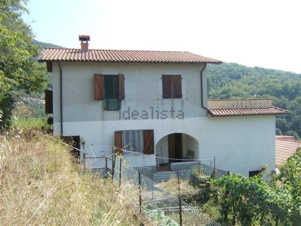 casa indipendente in vendita a Licciana Nardi