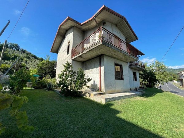 casa indipendente in vendita a Licciana Nardi in zona Monti