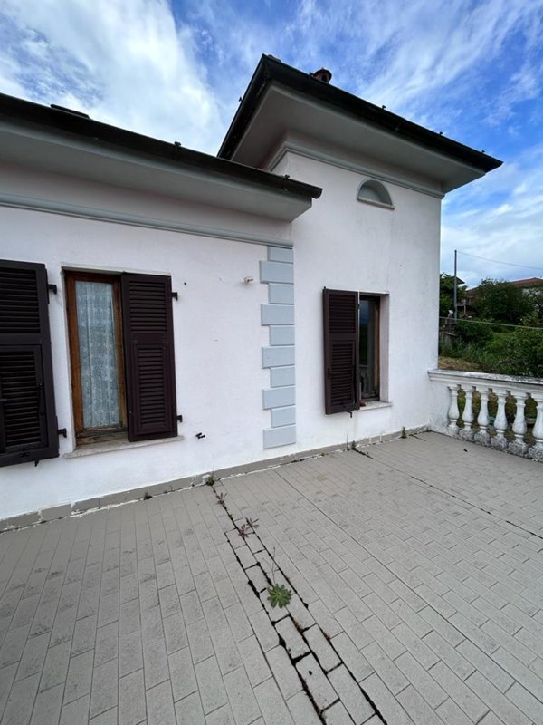 casa indipendente in vendita a Licciana Nardi in zona Costamala