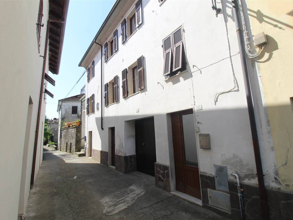 casa indipendente in vendita a Licciana Nardi in zona Monti
