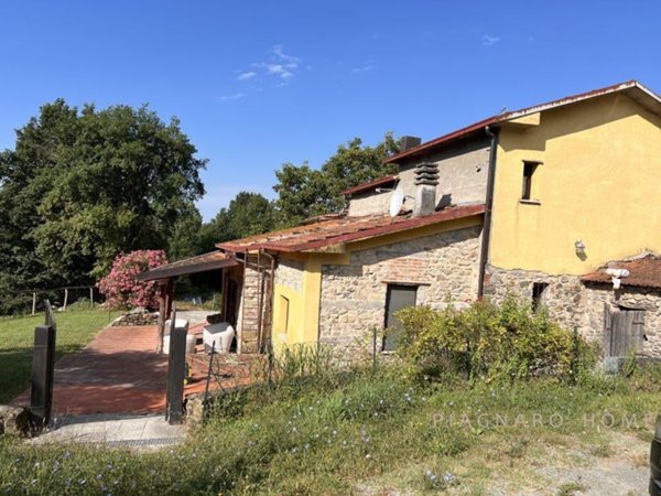 casa indipendente in vendita a Licciana Nardi
