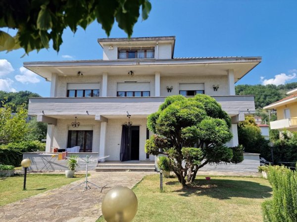 casa indipendente in vendita a Licciana Nardi in zona Monti
