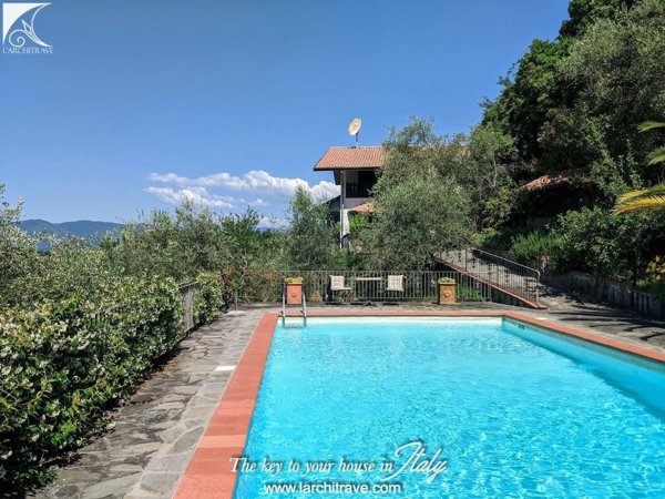 casa indipendente in vendita a Licciana Nardi