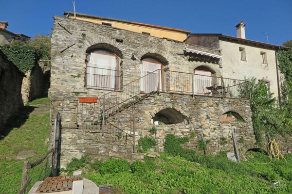 casa indipendente in vendita a Licciana Nardi