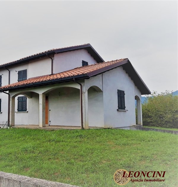 casa indipendente in vendita a Licciana Nardi in zona Terrarossa