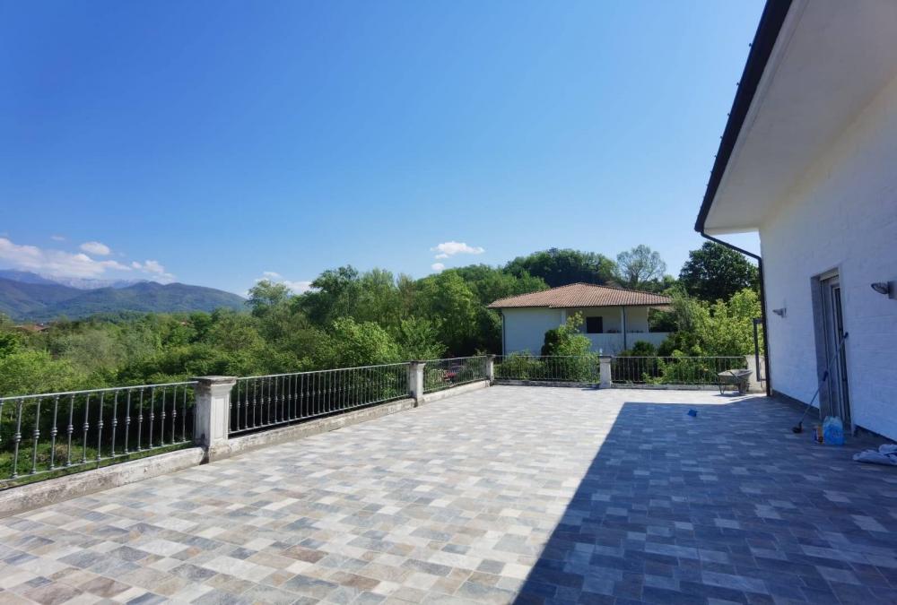 casa indipendente in vendita a Licciana Nardi in zona Monti