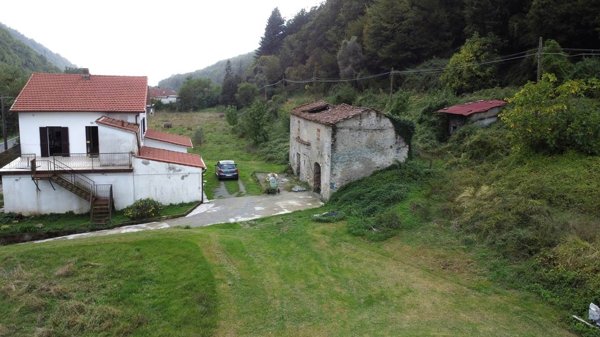 casa indipendente in vendita a Licciana Nardi
