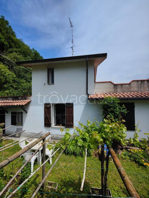 casa indipendente in vendita a Licciana Nardi