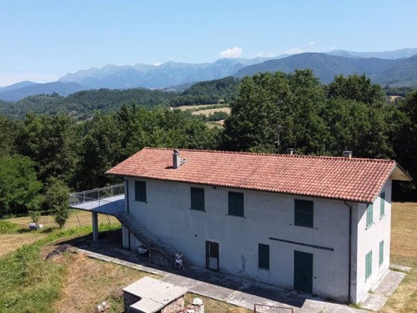 casa indipendente in vendita a Licciana Nardi