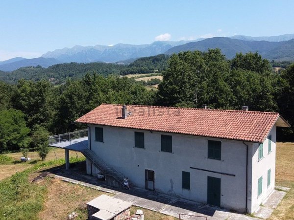 casa indipendente in vendita a Licciana Nardi