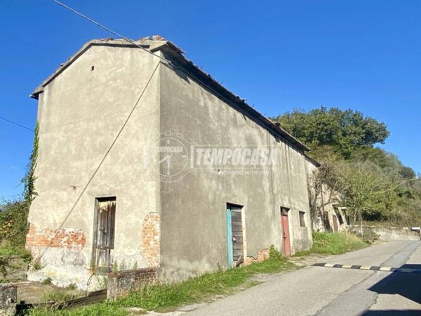 casa indipendente in vendita a Licciana Nardi