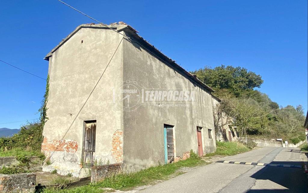 casa indipendente in vendita a Licciana Nardi in zona Monti